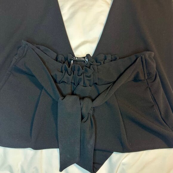 one 5 one Paperbag Tie-Waist Taper Trouser in Black Crepe 1X - Picture 6 of 10